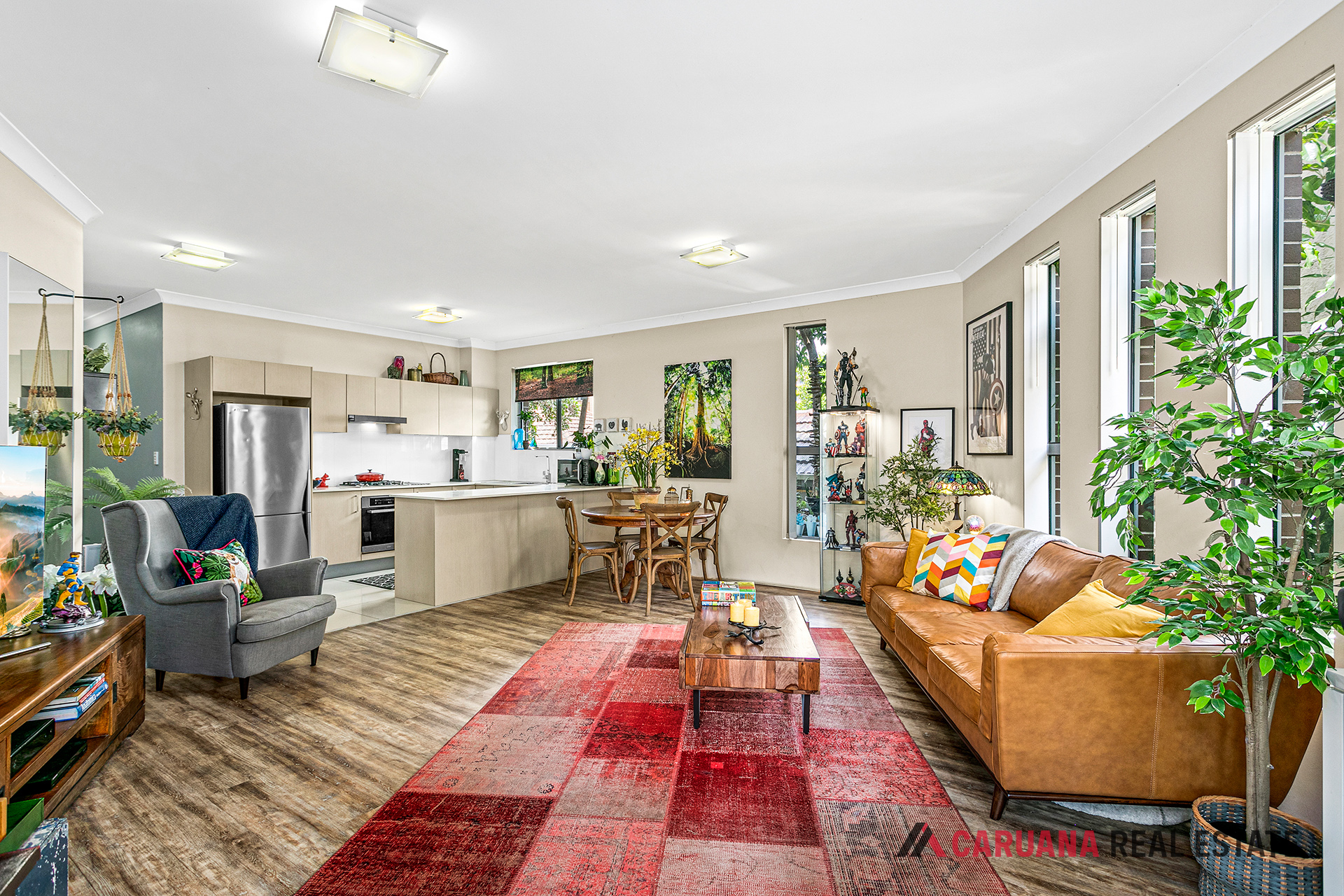 4. kitchen and living