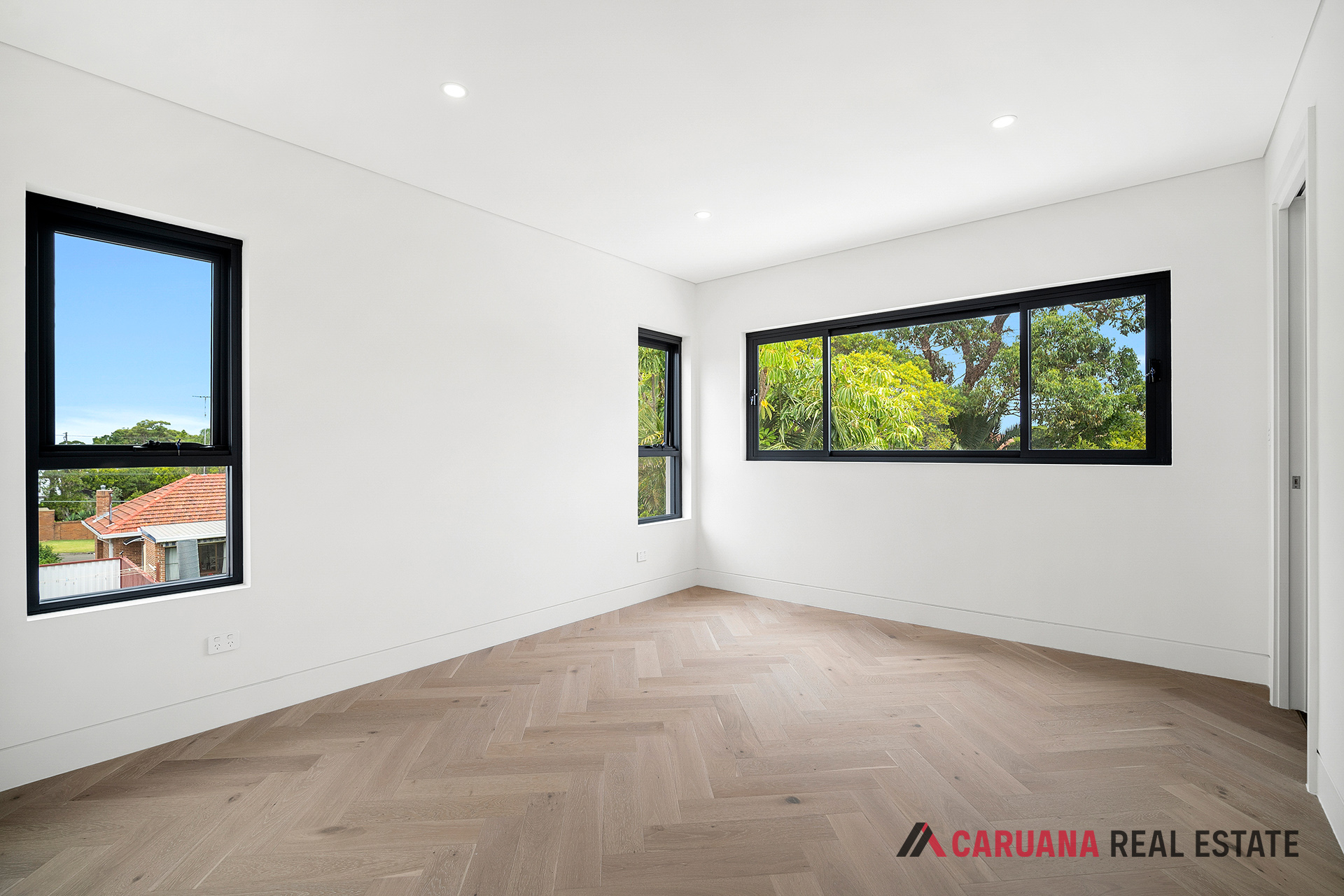 LowRes-22205_43 Hatfield Street Blakehurst_100_087